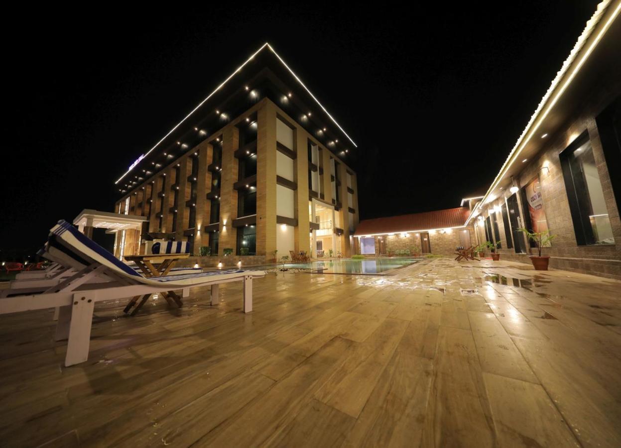 Sarovar Portico, Somnath Ngoại thất bức ảnh