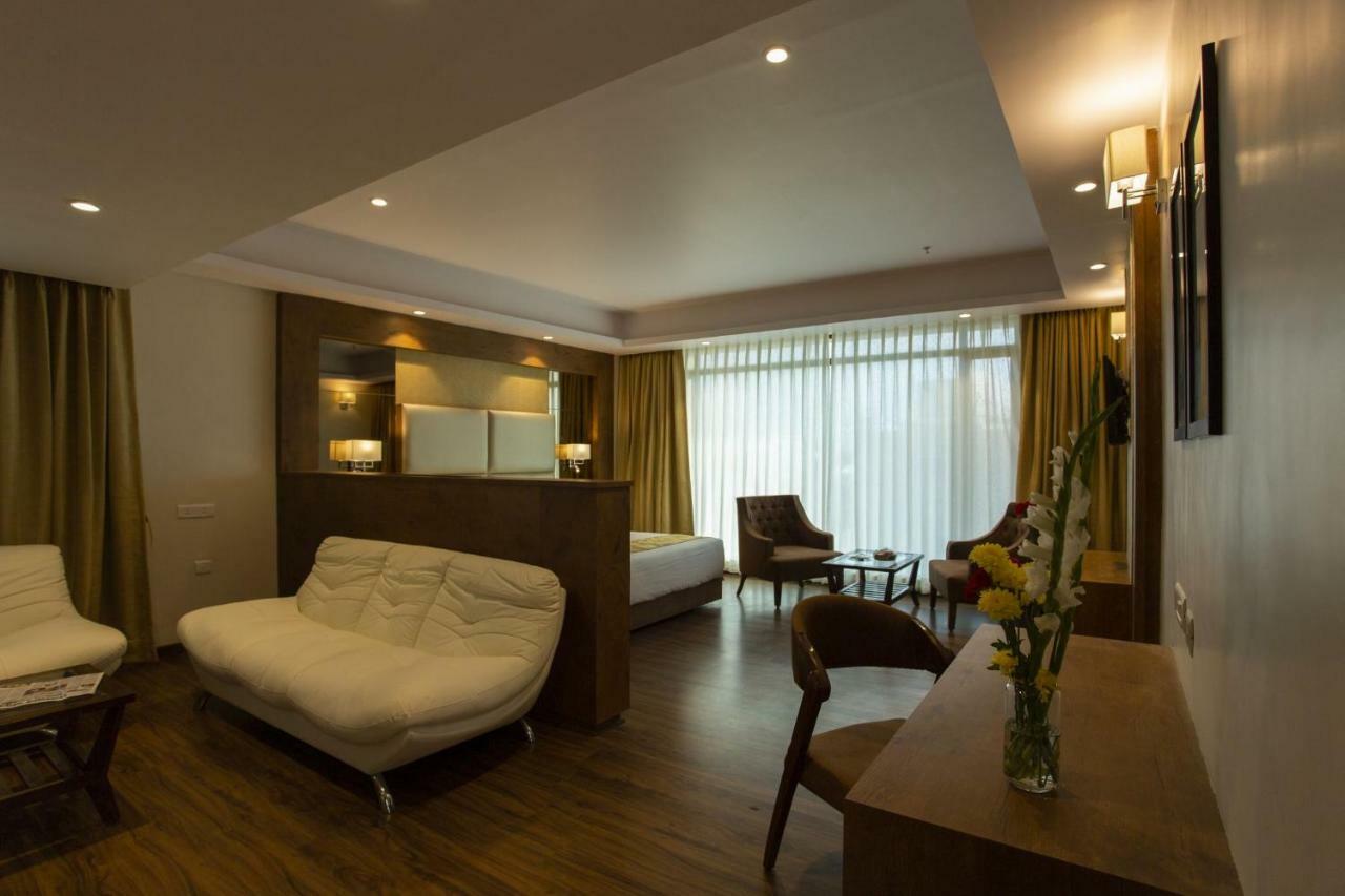Sarovar Portico, Somnath Ngoại thất bức ảnh